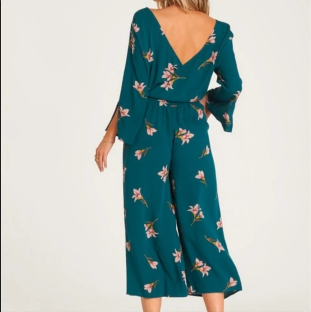 Billabong Floral jumpsuit Size Small - Picture 2 of 9